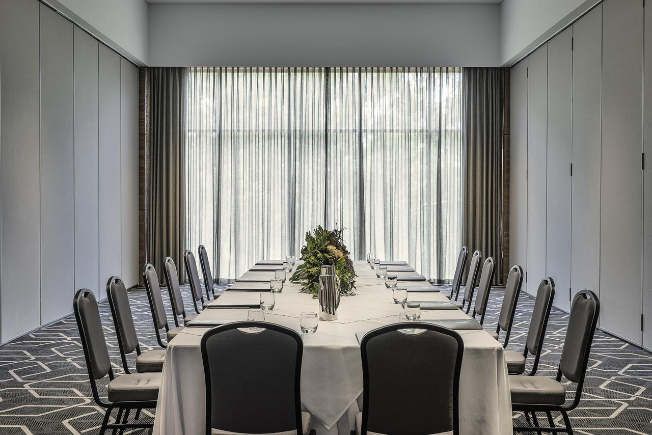 Maya Maya At Mandoon Estate West Swan Exterior foto Meeting room