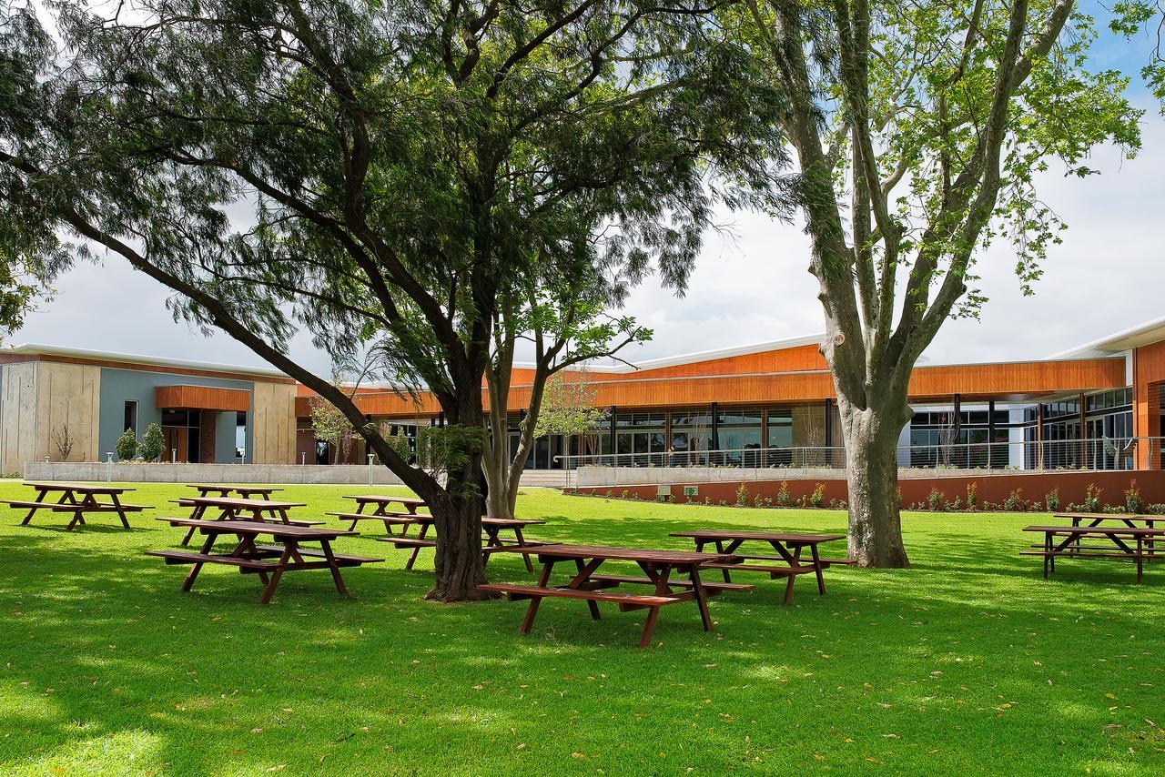 Maya Maya At Mandoon Estate West Swan Exterior foto The new library and student services building