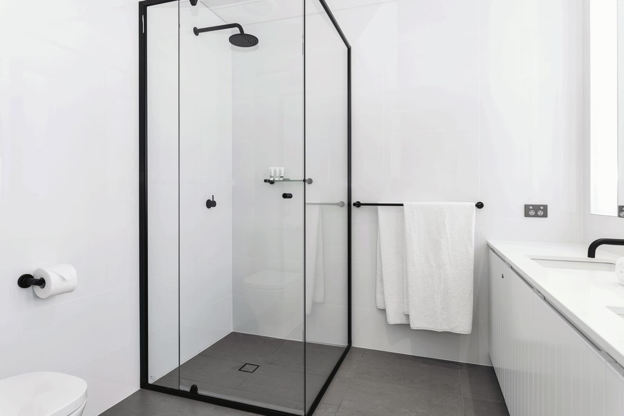Maya Maya At Mandoon Estate West Swan Exterior foto A shower enclosure